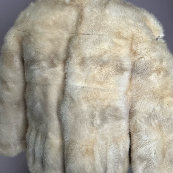 Vintage Real Fur Coat Woman’s Jacket Silk Lining - Picture 4 of 11